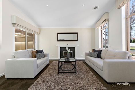 Property photo of 4 Summit Mews Hillside VIC 3037