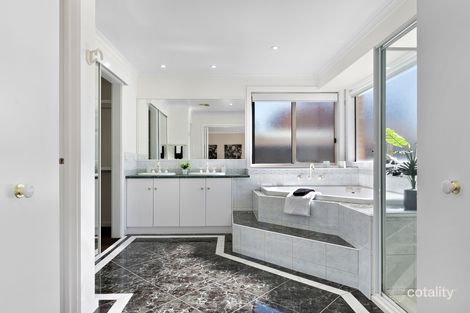 Property photo of 4 Summit Mews Hillside VIC 3037
