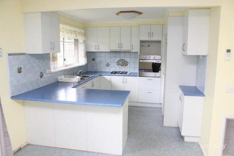 Property photo of 2 Robbins Way Hampton Park VIC 3976