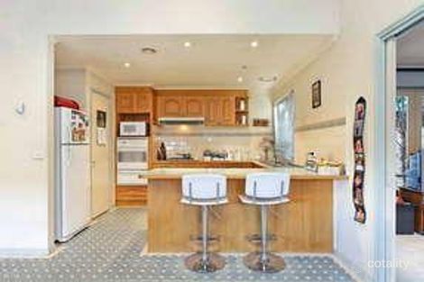 Property photo of 17 Adelong Court Berwick VIC 3806