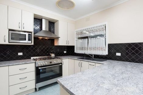Property photo of 17 Shelley Avenue Kilsyth VIC 3137