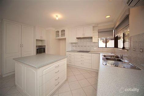 25 Falls Rd, Lesmurdie, WA 6076