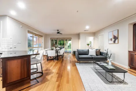 Property photo of 9 Lorikeet Crescent Whittlesea VIC 3757