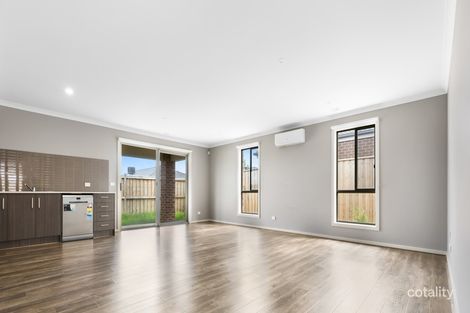 Property photo of 7 Violet Close Rockbank VIC 3335