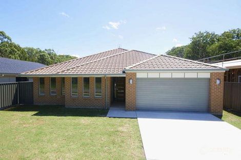 32 Paddymelon Cct, Bonville, NSW 2450