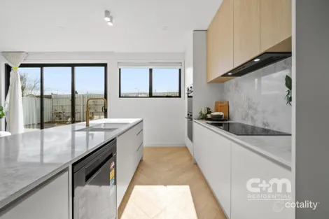 Property photo of 18 Leighton Crescent Fawkner VIC 3060