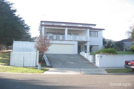 Property photo of 12 Harvey Place Endeavour Hills VIC 3802