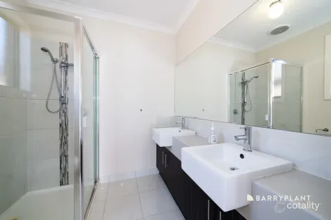 Property photo of 13 Blue Hill Way Wollert VIC 3750