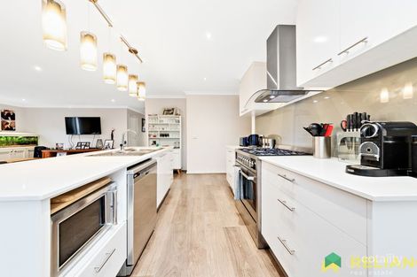 Property photo of 10 Diamond Parade Cobblebank VIC 3338
