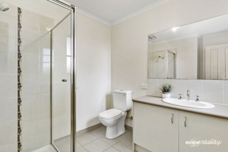 Property photo of 30 Hawkeseye Way Cranbourne East VIC 3977