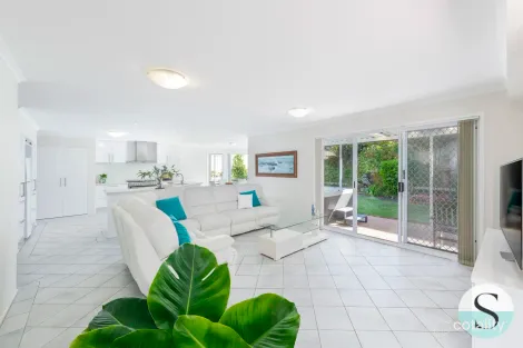 Property photo of 9 Ebbtide Avenue Caves Beach NSW 2281