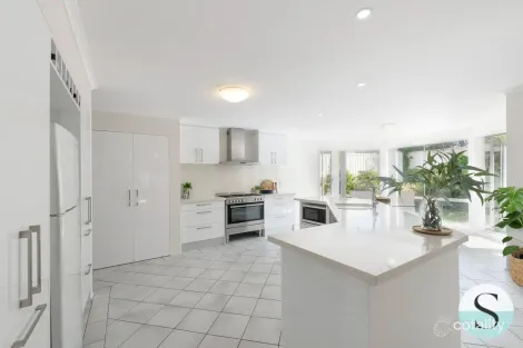 Property photo of 9 Ebbtide Avenue Caves Beach NSW 2281
