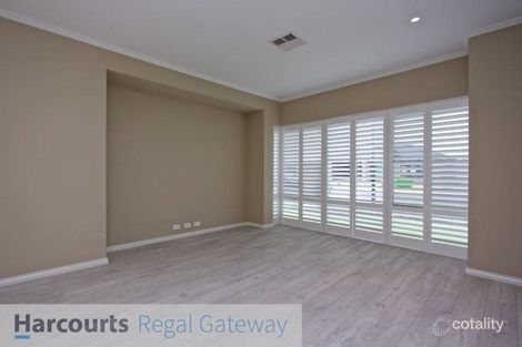 Property photo of 19 Lovage Street Treeby WA 6164