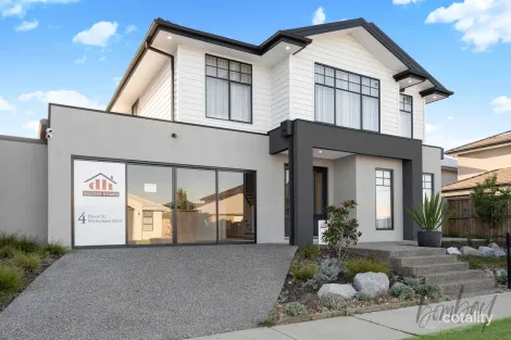 4 Dixon St, Mickleham, VIC 3064