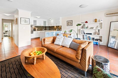 Property photo of 2/4-6 Kalyan Street Surfers Paradise QLD 4217