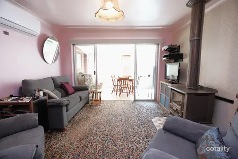 Property photo of 8 George Street Wallendbeen NSW 2588