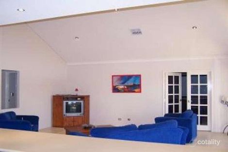 Property photo of 136 Broadbeach Boulevard Hillarys WA 6025