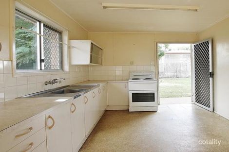 2/99 Menzies St, Park Avenue, QLD 4701