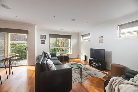 Property photo of 3/118 Royal Parade Reservoir VIC 3073