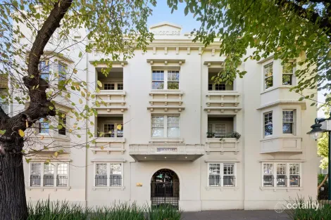 Property photo of 4/44 Fitzroy Street St Kilda VIC 3182