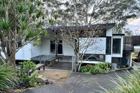 6 Lake Shore Dr, North Avoca, NSW 2260