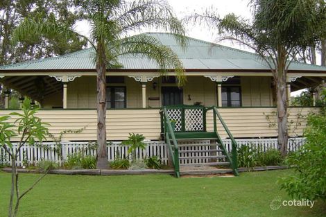 17 Edward St, Esk, QLD 4312