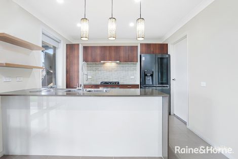 Property photo of 5 Britannia Drive Glenfield NSW 2167