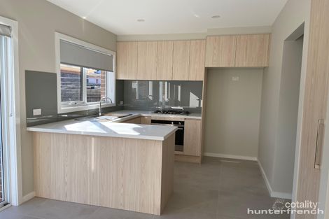 Property photo of 2/5 Ison Court Altona Meadows VIC 3028
