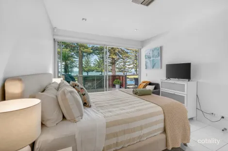 Property photo of 10/2-5 Flinders Parade Victor Harbor SA 5211