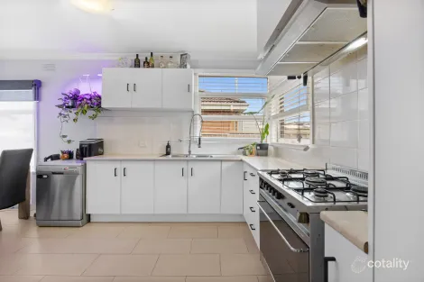 Property photo of 37 Grandview Grove Wendouree VIC 3355