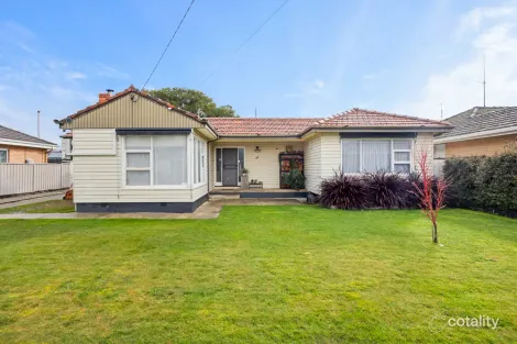 Property photo of 37 Grandview Grove Wendouree VIC 3355