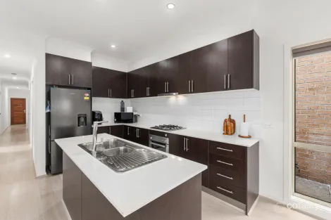 Property photo of 4 Dolphin Drive South Morang VIC 3752