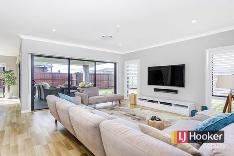 Property photo of 2 Savannah Street Colebee NSW 2761