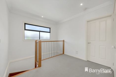 Property photo of 1/20 Leonie Close South Morang VIC 3752