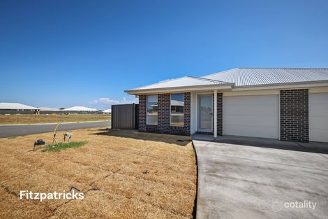 2/4 Lacebark Dr, Forest Hill, NSW 2651