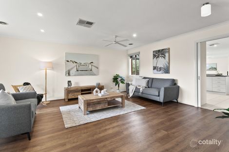 Property photo of 8 Jessica Place Carrum Downs VIC 3201