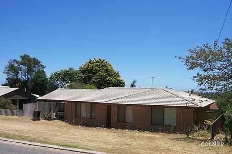 8 Parsons Ave, Parmelia, WA 6167