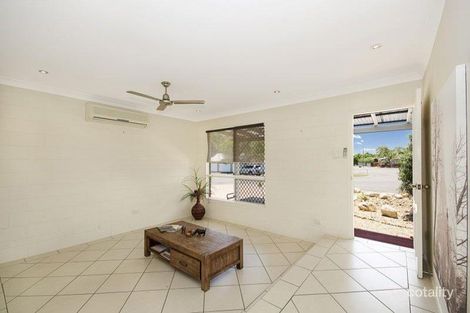 Property photo of 33 Mostyn Crescent Bushland Beach QLD 4818