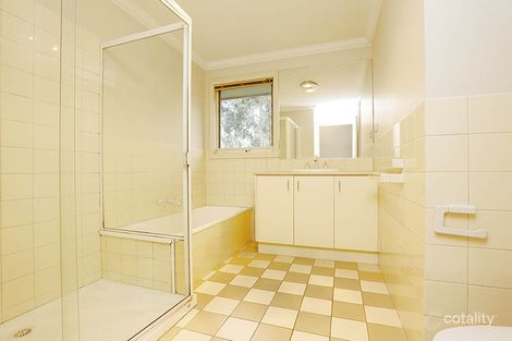 Property photo of 6 Holmwood Break Dingley Village VIC 3172