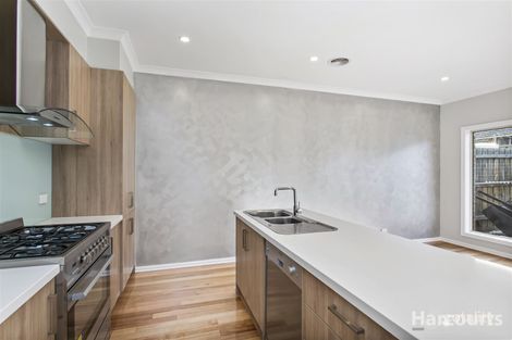 Property photo of 2/26 Charles Avenue Hallam VIC 3803