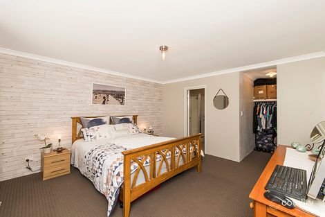 Property photo of 42 Kardan Boulevard Byford WA 6122