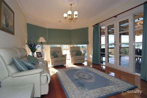 Property photo of 16 Brentwood Rise Eltham VIC 3095