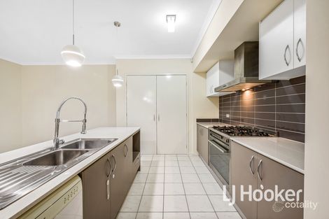 Property photo of 16 Sandpiper Close Pakenham VIC 3810