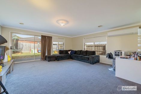 Property photo of 42 Springwater Drive Drouin VIC 3818