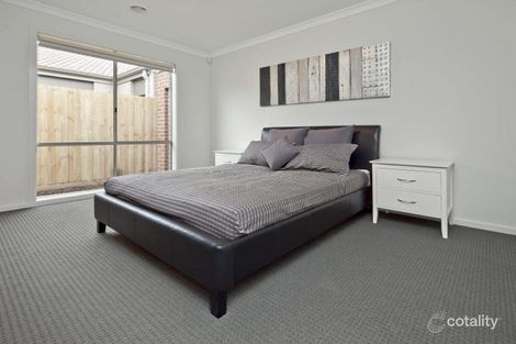 Property photo of 7 Harper Crescent Cranbourne West VIC 3977