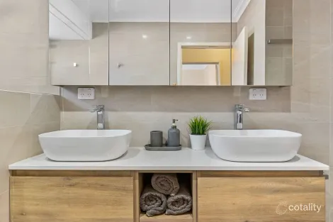 Property photo of 8 Biscay Road Sorrento WA 6020
