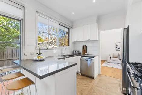 Property photo of 2/10 Boorool Road Kew East VIC 3102