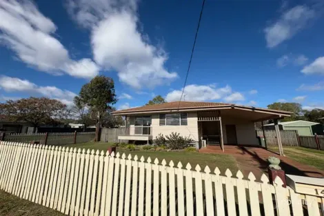 14 Milligan St, Oakey, QLD 4401