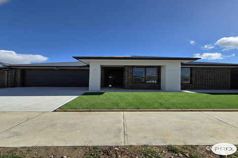 Property photo of 63 Carrera Crescent Clyde VIC 3978