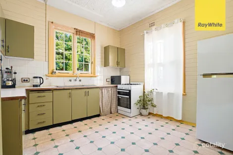 Property photo of 114 Windsor Road Northmead NSW 2152
